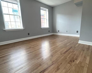 2121 N 20th Street - Photo Thumbnail 4