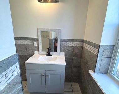 2121 N 20th Street - Photo Thumbnail 3
