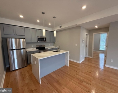 914 W Susquehanna Avenue - Photo Thumbnail 2