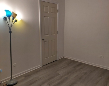 2728 W 87th Street - Photo Thumbnail 4