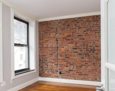 East 18th Street - Photo Thumbnail 10