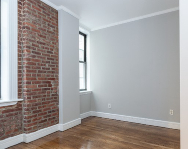East 18th Street - Photo Thumbnail 3