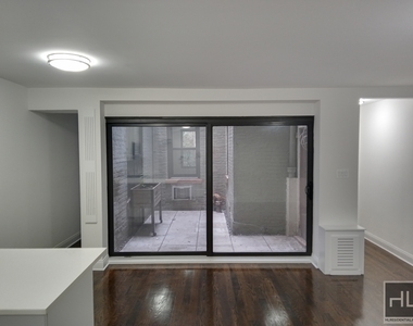 East 72 Street - Photo Thumbnail 18