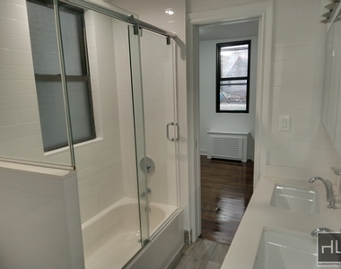 East 72 Street - Photo Thumbnail 19