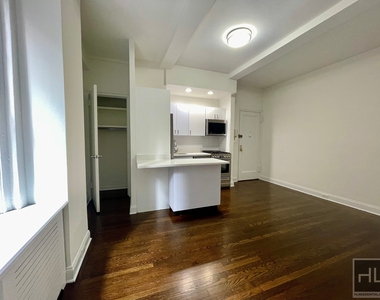 East 46 Street - Photo Thumbnail 1