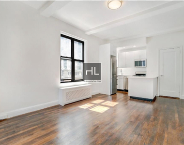East 46 Street - Photo Thumbnail 14