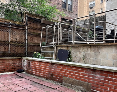 East 84 Street - Photo Thumbnail 9