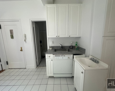 East 38th Street - Photo Thumbnail 9
