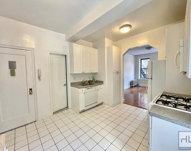 East 38th Street - Photo Thumbnail 4