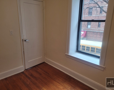 East 38 Street - Photo Thumbnail 8