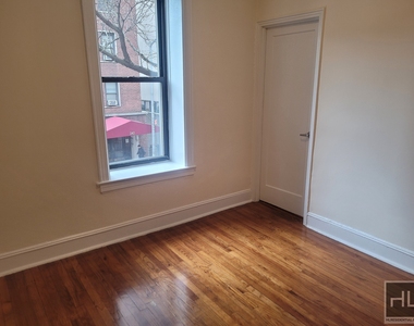East 38 Street - Photo Thumbnail 5