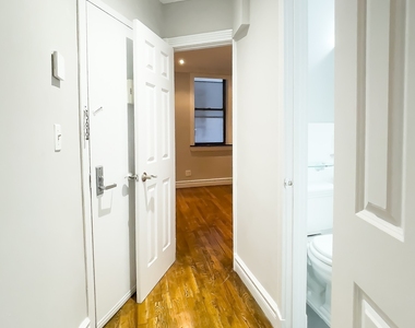 East 23rd Street - Photo Thumbnail 20