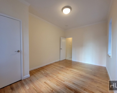 East 38 Street - Photo Thumbnail 3