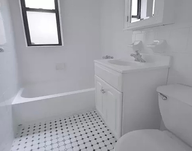 East 38 Street - Photo Thumbnail 22