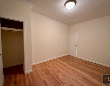 East 38 Street - Photo Thumbnail 10