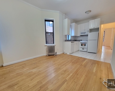East 38 Street - Photo Thumbnail 5