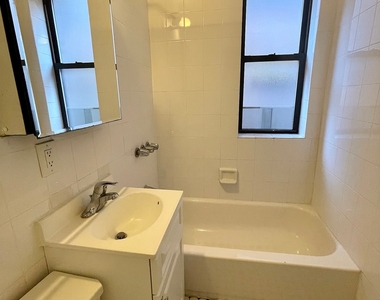 East 38 Street - Photo Thumbnail 20