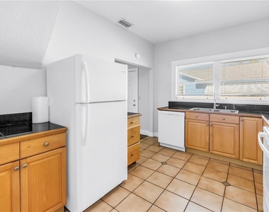 116 16th Avenue Se - Photo Thumbnail 7