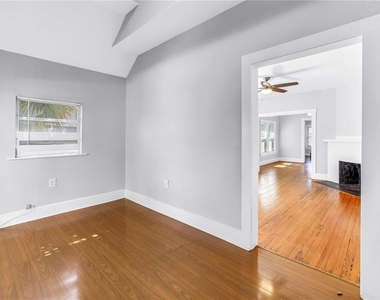 116 16th Avenue Se - Photo Thumbnail 1