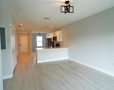 17070 Byron Avenue - Photo Thumbnail 8