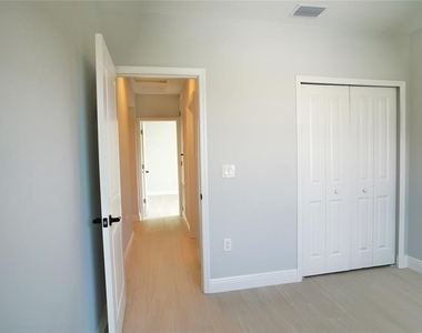 17070 Byron Avenue - Photo Thumbnail 16