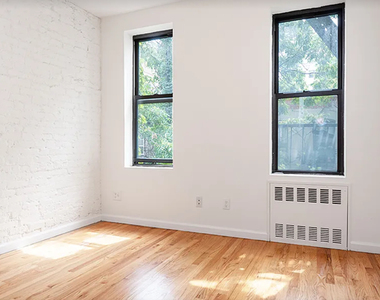 East 78th Street and 1st Avenue - Photo Thumbnail 6