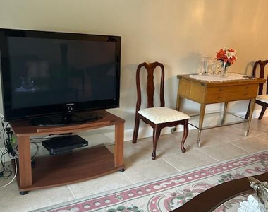 2801 Somerset Drive - Photo Thumbnail 1