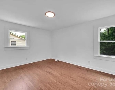 1001 Archdale Drive - Photo Thumbnail 6