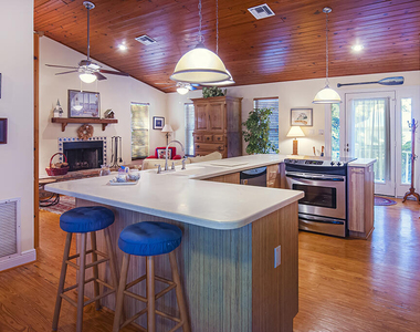 1941 W Shell Lane - Photo Thumbnail 6