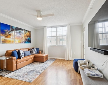 1801 N Flagler Drive - Photo Thumbnail 6
