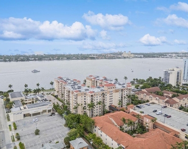 1801 N Flagler Drive - Photo Thumbnail 3
