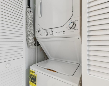 1801 N Flagler Drive - Photo Thumbnail 12