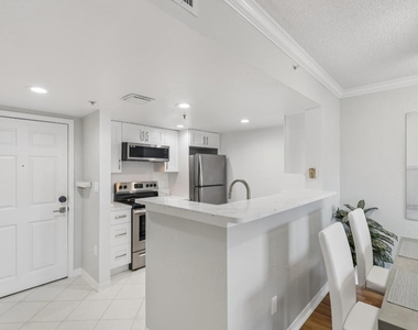 1801 N Flagler Drive - Photo Thumbnail 9