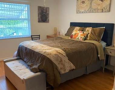8833 Bella Vista Drive - Photo Thumbnail 11