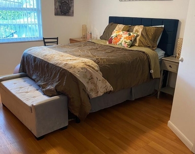 8833 Bella Vista Drive - Photo Thumbnail 9