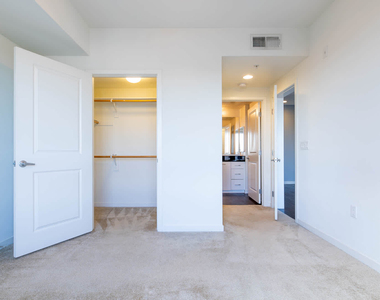 639 N. Broadway - Photo Thumbnail 24