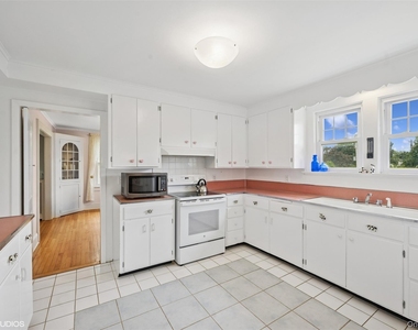 4900 Depot Lane - Photo Thumbnail 9