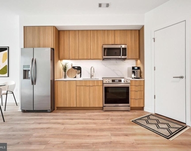 5300 Wisconsin Avenue Nw - Photo Thumbnail 6