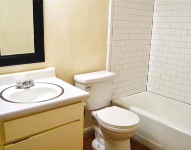 4709 Harmon Ave - Photo Thumbnail 9
