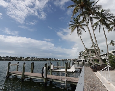 2850 Gulf Shore Boulevard N - Photo Thumbnail 4