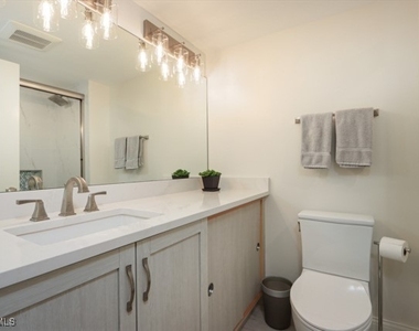 2850 Gulf Shore Boulevard N - Photo Thumbnail 9