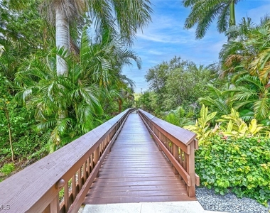 5550 Heron Point Drive - Photo Thumbnail 32