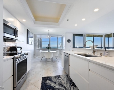 5550 Heron Point Drive - Photo Thumbnail 8