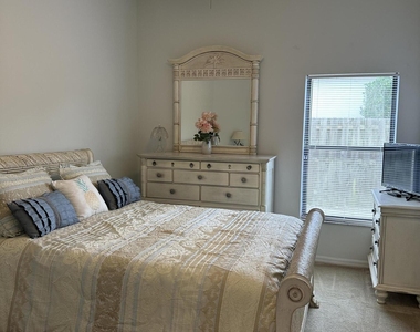 1461 Wellington Circle - Photo Thumbnail 21