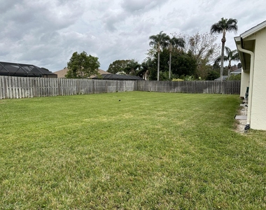 1461 Wellington Circle - Photo Thumbnail 30