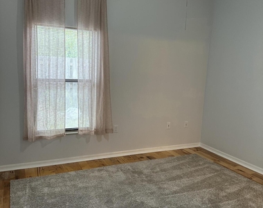 1461 Wellington Circle - Photo Thumbnail 24