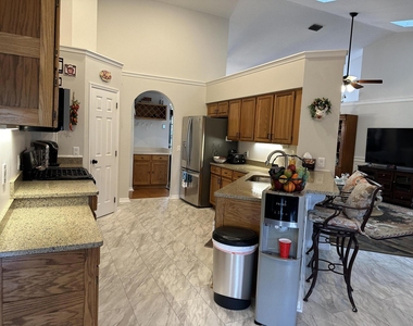 1461 Wellington Circle - Photo Thumbnail 7
