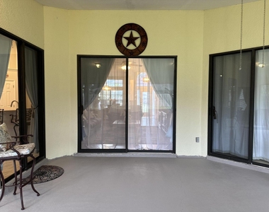 1461 Wellington Circle - Photo Thumbnail 27
