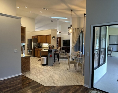1461 Wellington Circle - Photo Thumbnail 11
