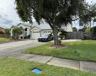 1461 Wellington Circle - Photo Thumbnail 2
